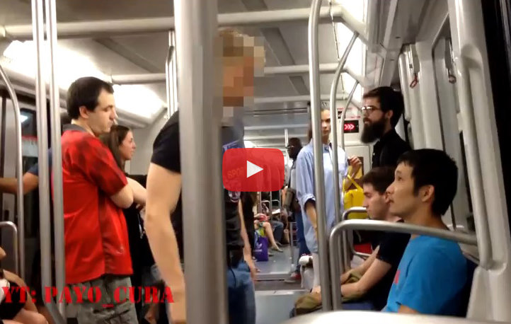(Vídeo) Comete una agresión racista en el metro de Barcelona y se identifica en Twitter
