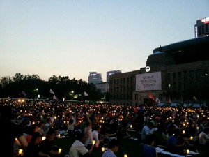 Protestas en Corea del Sur contra el fraude electoral perpetrado por el Servicio Nacional de Inteligencia