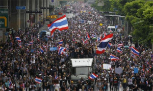 Manifestantes en Tailandia ocupan todas las televisiones del país en su lucha contra el Gobierno