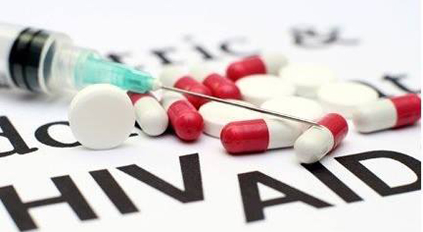 El Gobierno se plantea quitar las ayudas al VIH