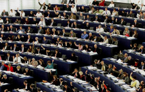 La lista de eurodiputados que evaden impuestos a través de la sicav de Luxemburgo provoca la dimisión de Willy Meyer