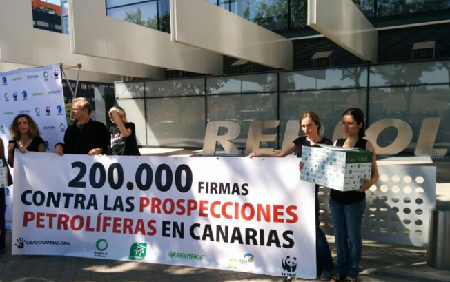 Más de 200.000 firmas contra los sondeos de Repsol en Canarias